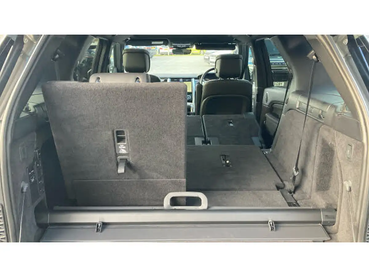 2023-land-rover-discovery-30-d300-r-dynamic-hse-big-25