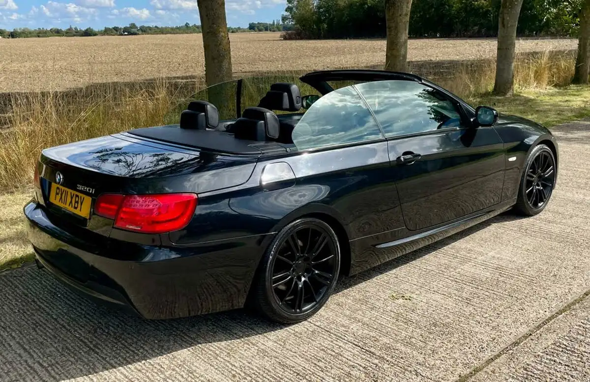 2011-bmw-3-series-20-320i-m-sport-convertible-2d-auto-big-22