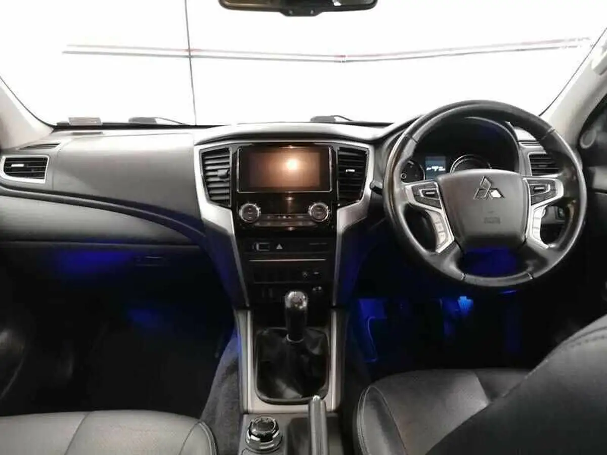 2020-mitsubishi-l200-22di-d-barbarian-big-14