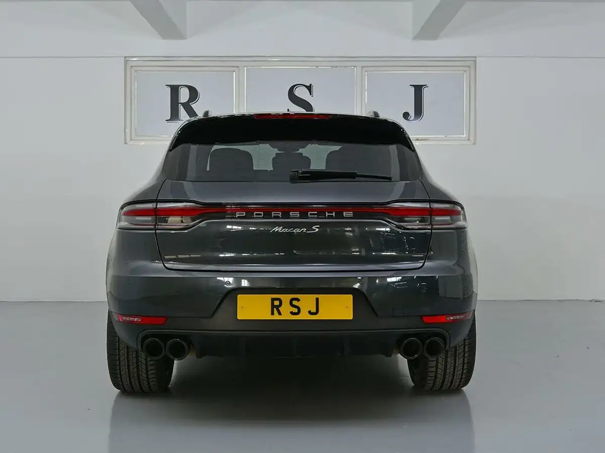 2019-porsche-macan-30-v6-s-big-3