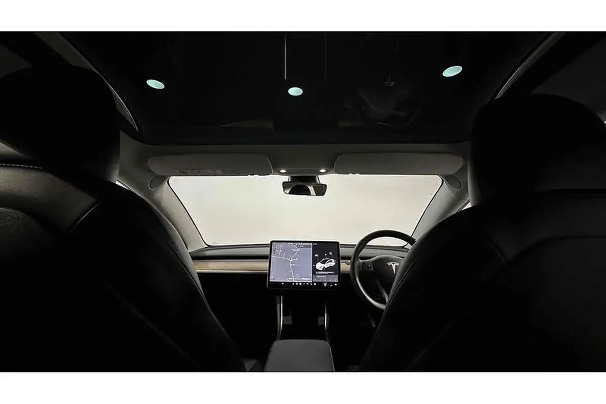 2020-tesla-model-3-e-standard-plus-big-1