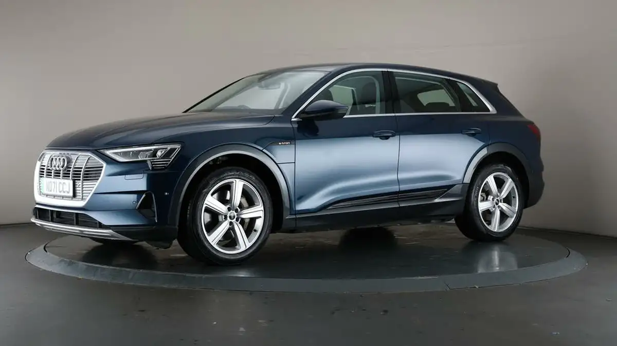 2021-audi-e-tron-50e-technik-station-wagon-big-35
