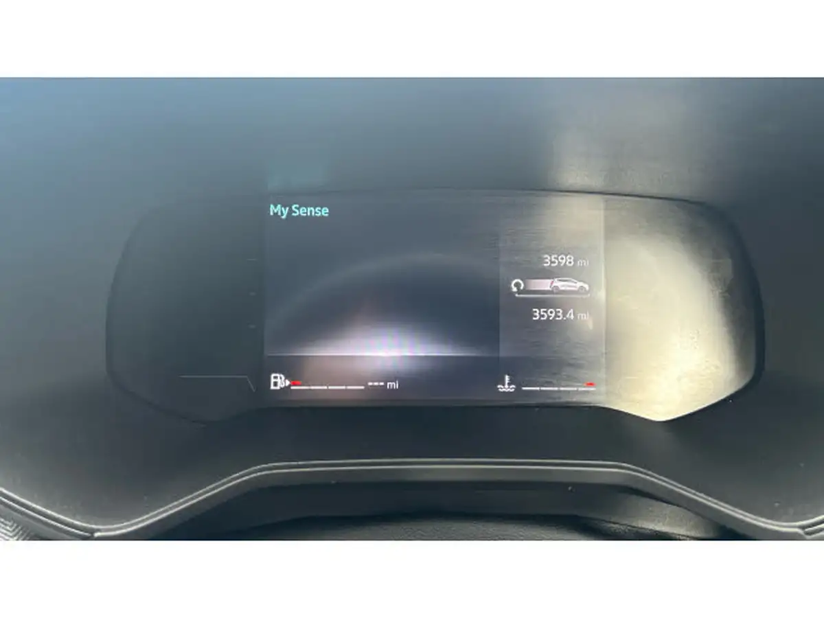 2024-renault-clio-10-tce-techno-big-17