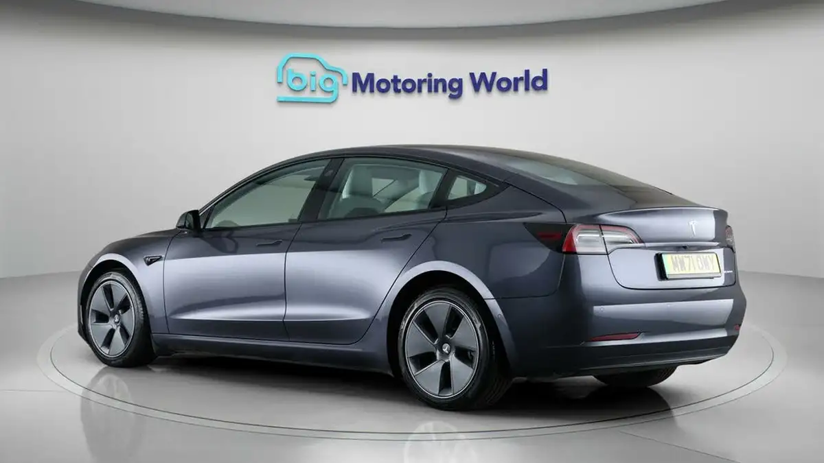 2021-tesla-model-3-e-long-range-awd-big-5