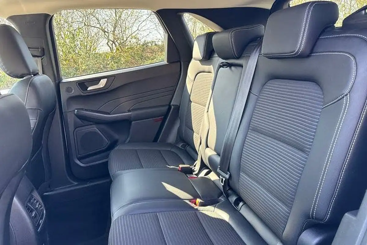 2022-ford-kuga-big-33