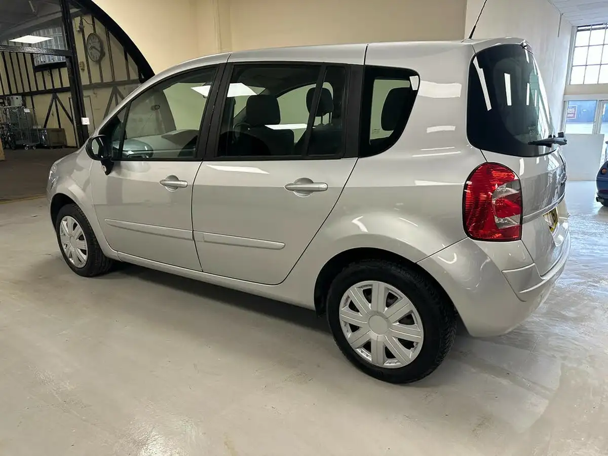 2011-renault-grand-modus-15td-expression-15dci-big-4