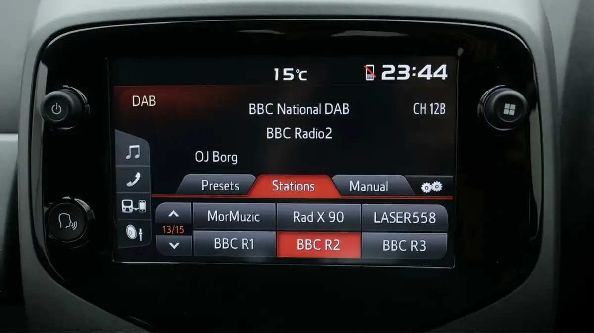 2021-toyota-aygo-10-vvt-i-x-play-tss-x-shift-big-11