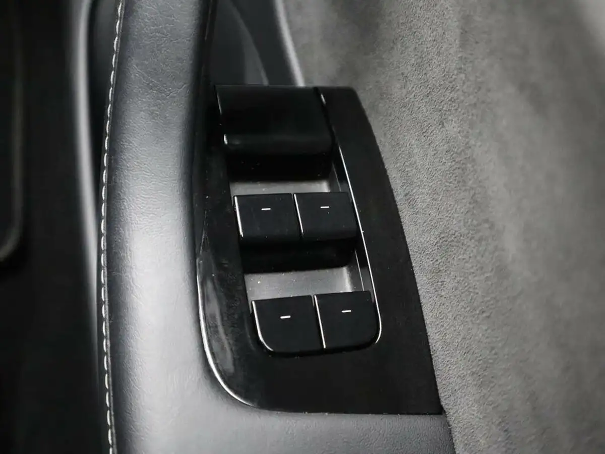 2020-tesla-model-3-e-performance-big-28