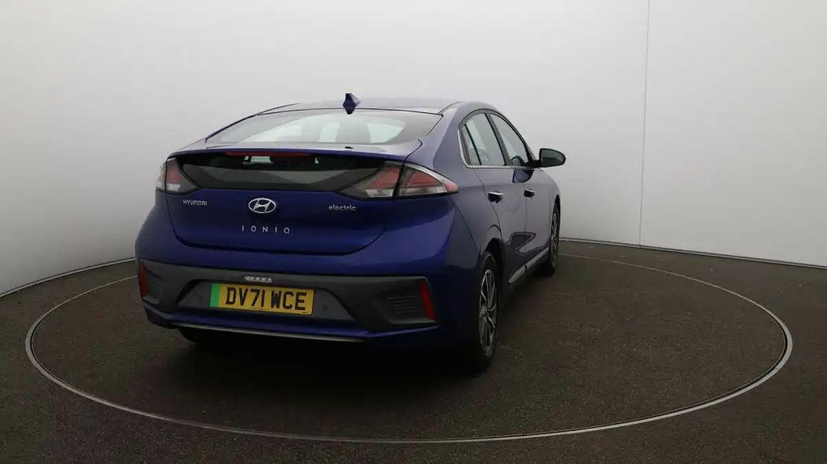 2022-hyundai-ioniq-e-premium-electric-big-50