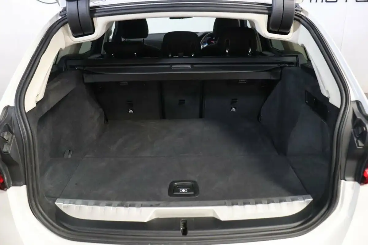 2021-bmw-3-series-20-330e-se-pro-touring-5d-big-22