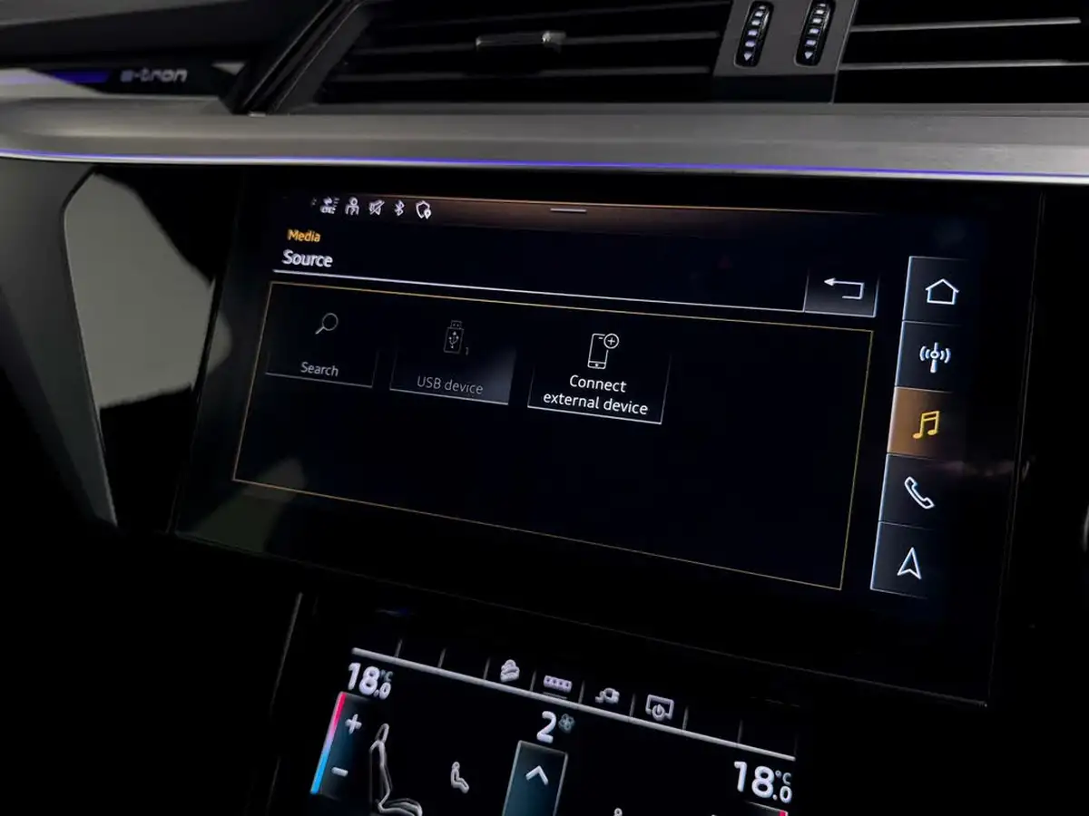 2022-audi-e-tron-50e-black-edition-station-wagon-big-45