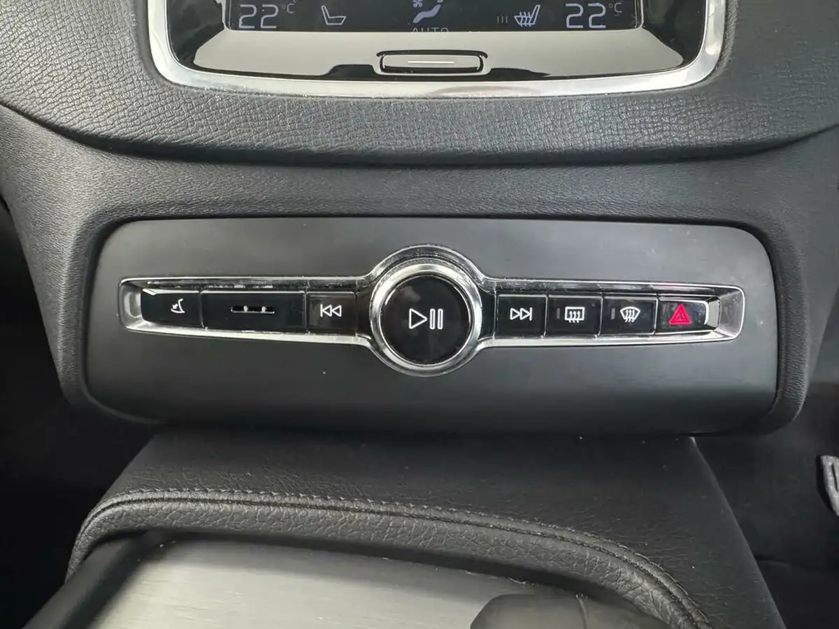2021-volvo-xc90-20-t8-inscription-expression-455bhp-big-33