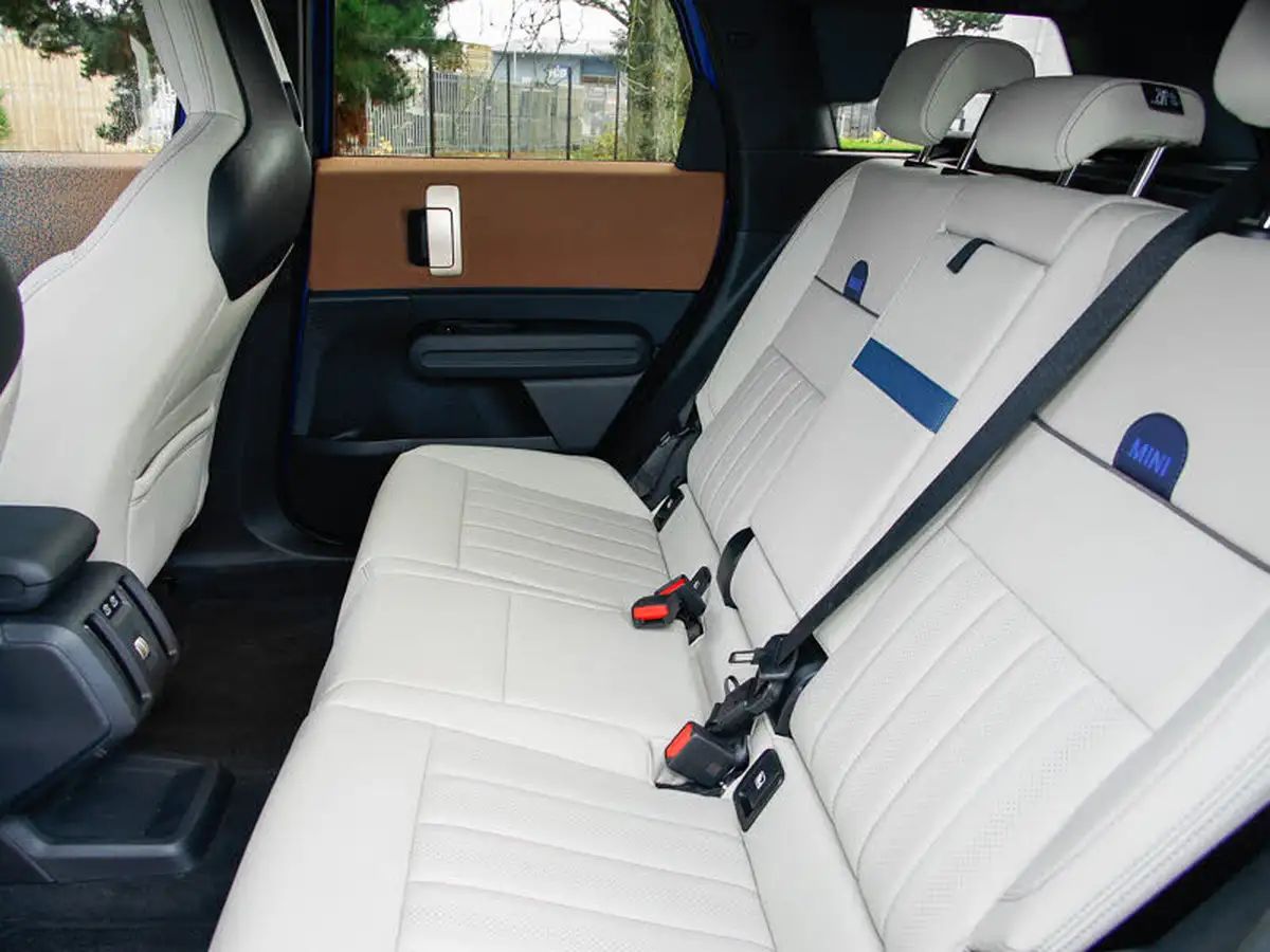 2024-mini-countryman-e-cooper-e-exclusive-big-11