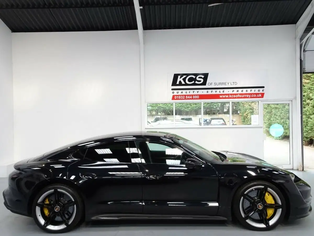 2020-porsche-taycan-e-turbo-s-big-4