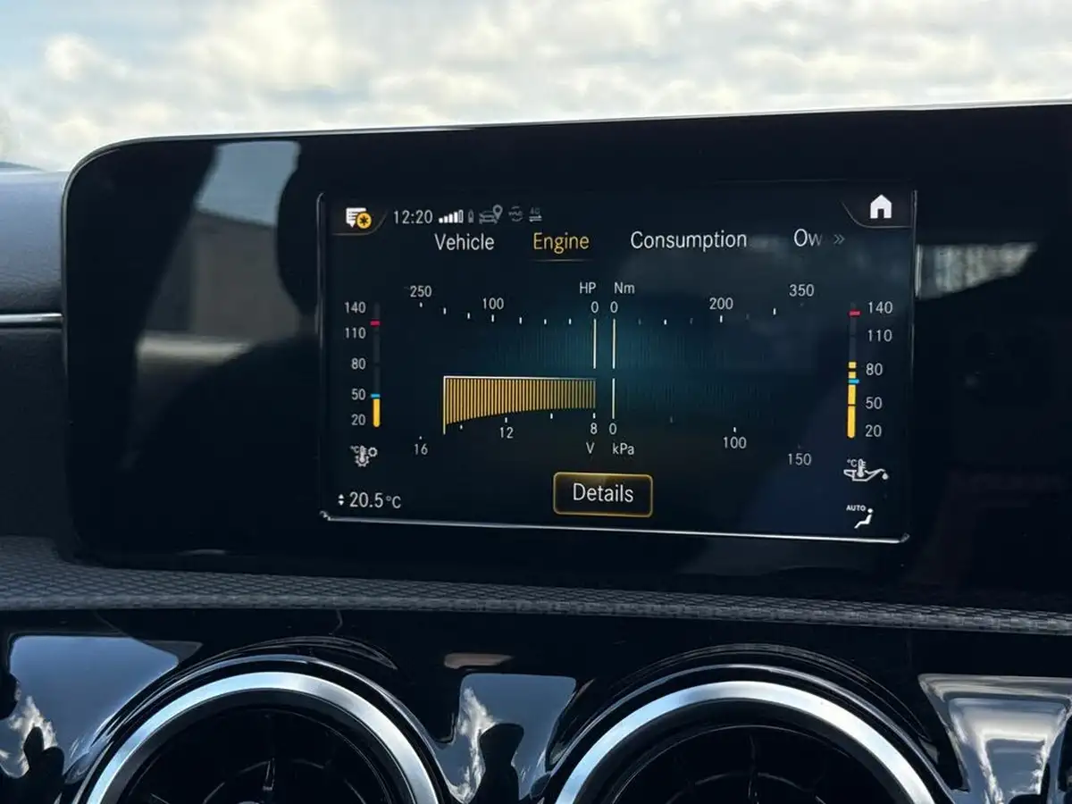 2021-mercedes-benz-a-class-13-a180-se-7g-dct-big-39