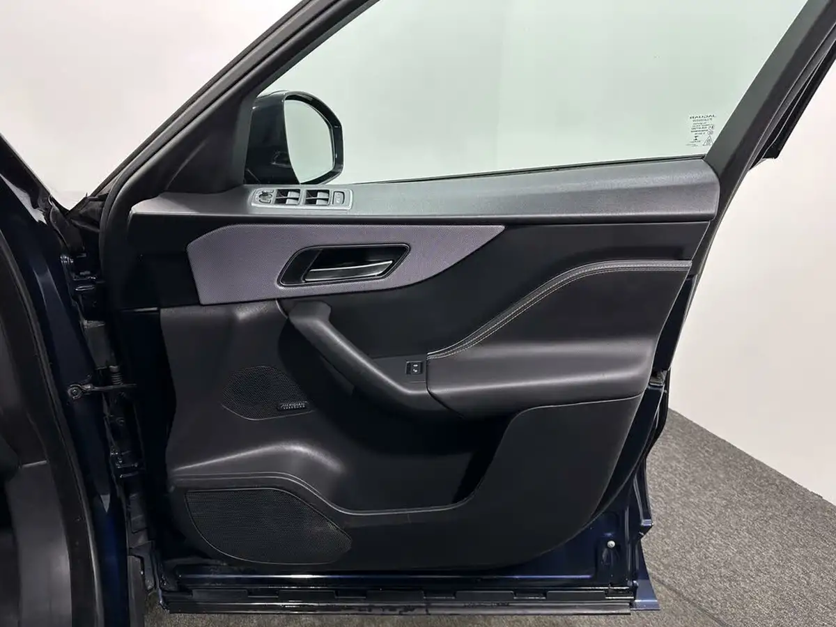 2019-jaguar-f-pace-30td-s-big-31
