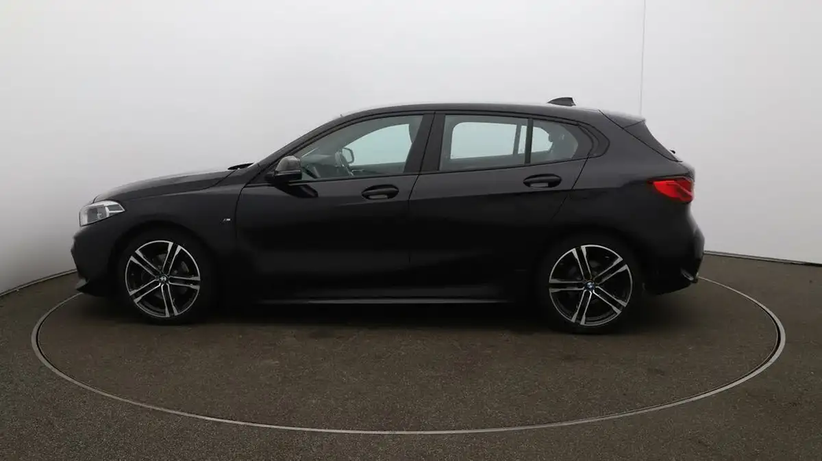 2022-bmw-1-series-15-118i-m-sport-lcp-big-40