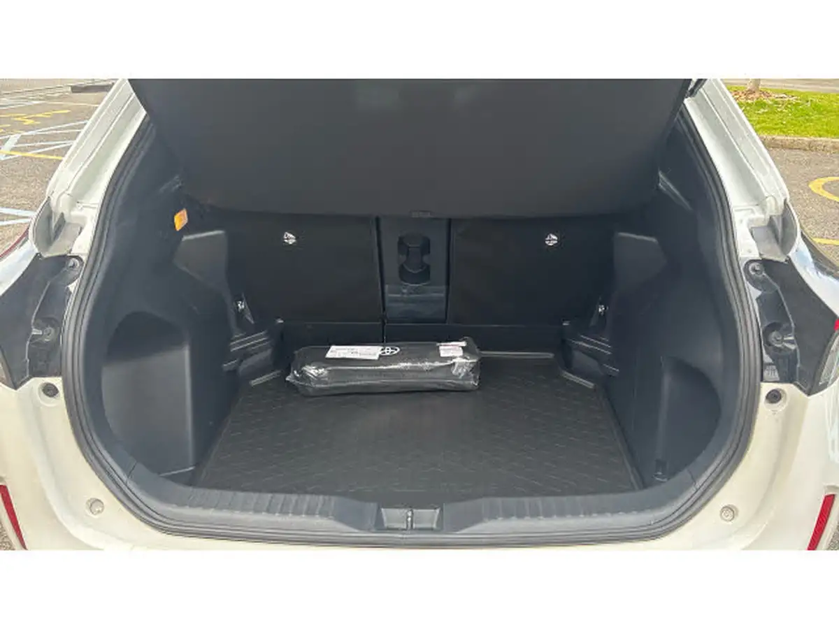 2022-toyota-yaris-cross-15-vvt-i-design-big-13