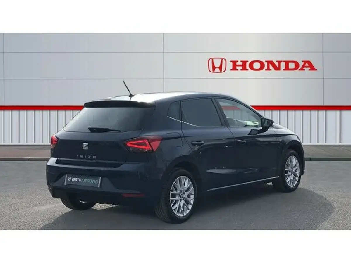 2017-seat-ibiza-10-se-design-big-11