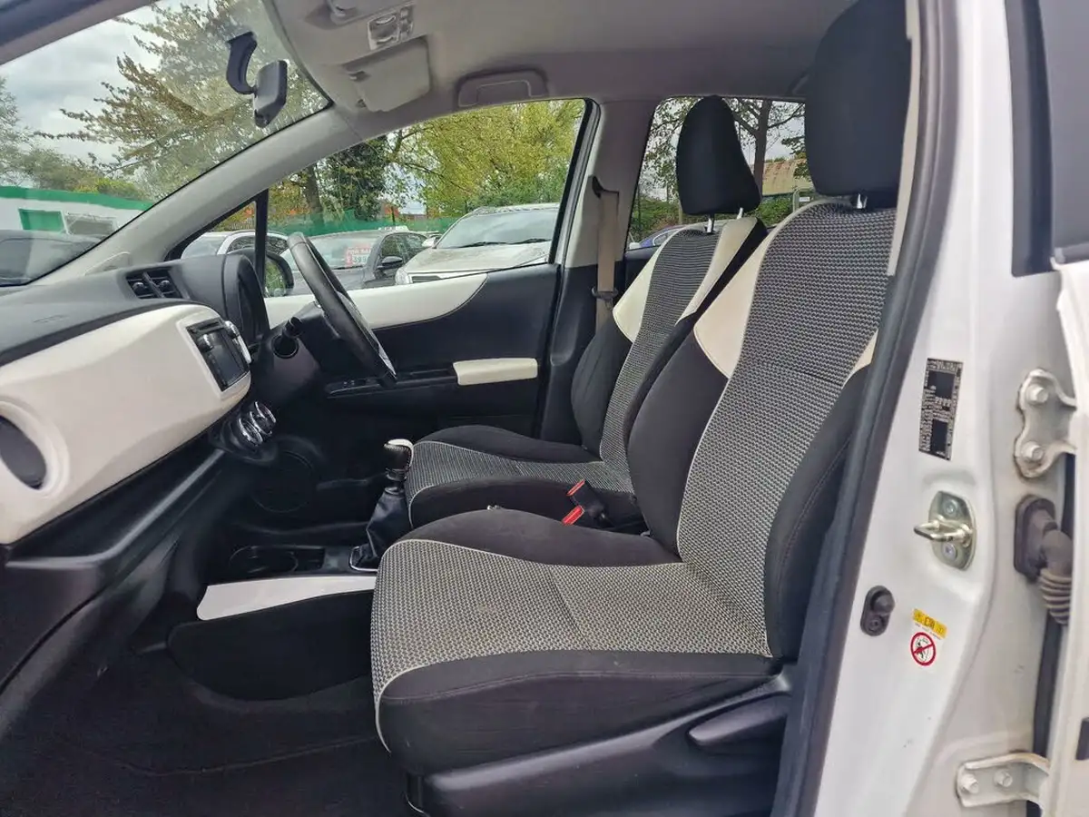2013-toyota-yaris-133-trend-vvt-i-5d-big-22