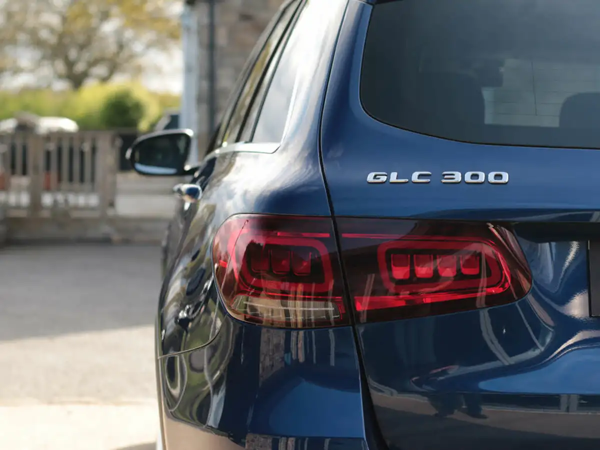 2020-mercedes-benz-glc-class-20-glc300-amg-line-premium-station-wagon-5d-big-33