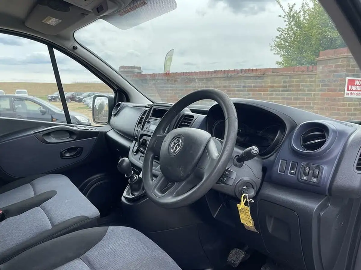 2016-vauxhall-vivaro-16cdti-2900-ecoflex-l1h1-90ps-panel-van-big-24