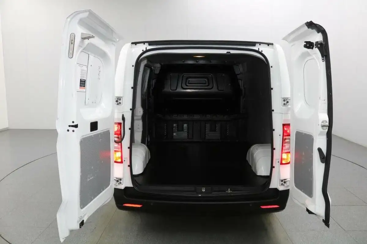 2021-maxus-e-deliver-3-e-l1h1-35kwh-big-12