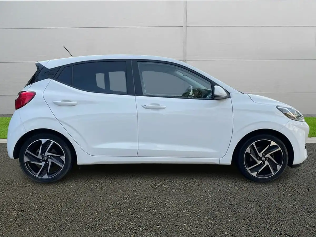 2022-hyundai-i10-10-premium-big-7