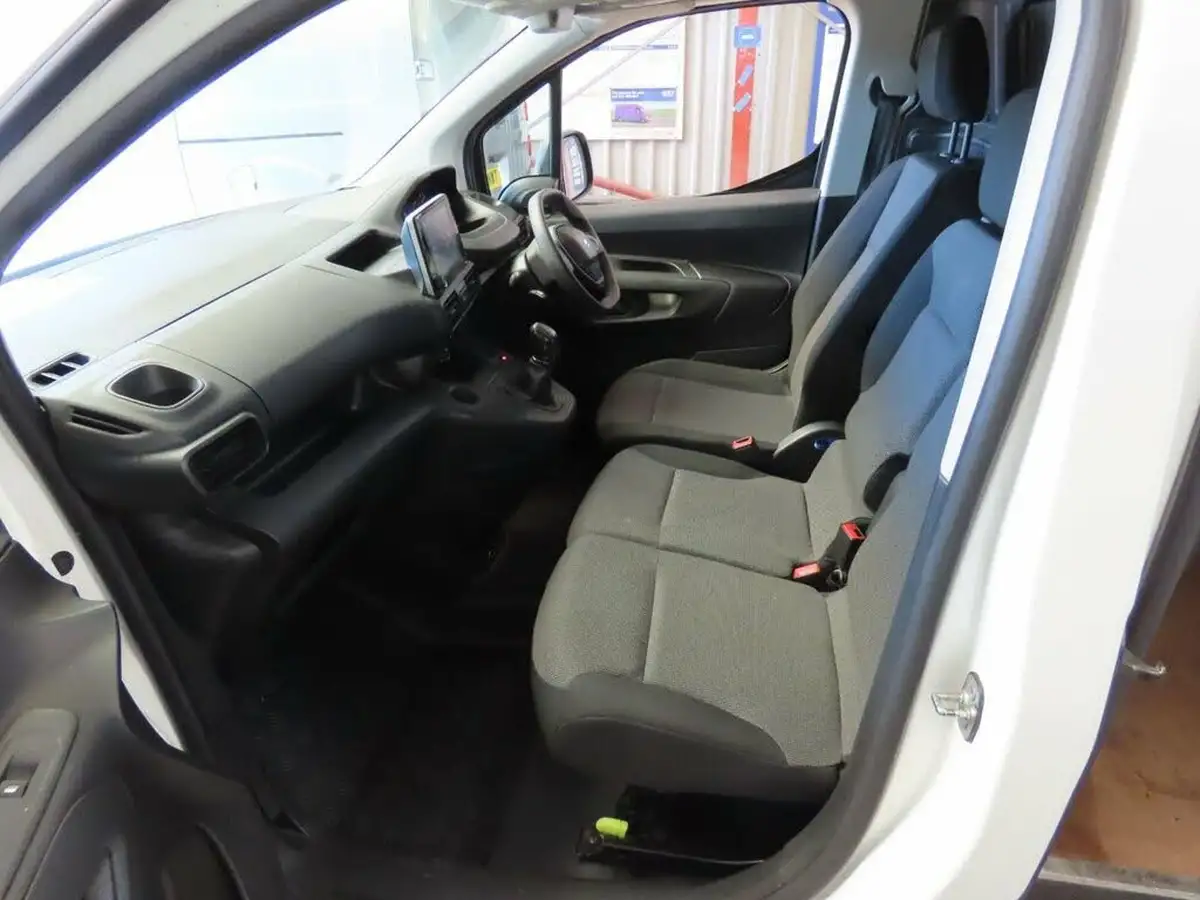 2021-peugeot-partner-15-bluehdi-650-professional-premium-big-10