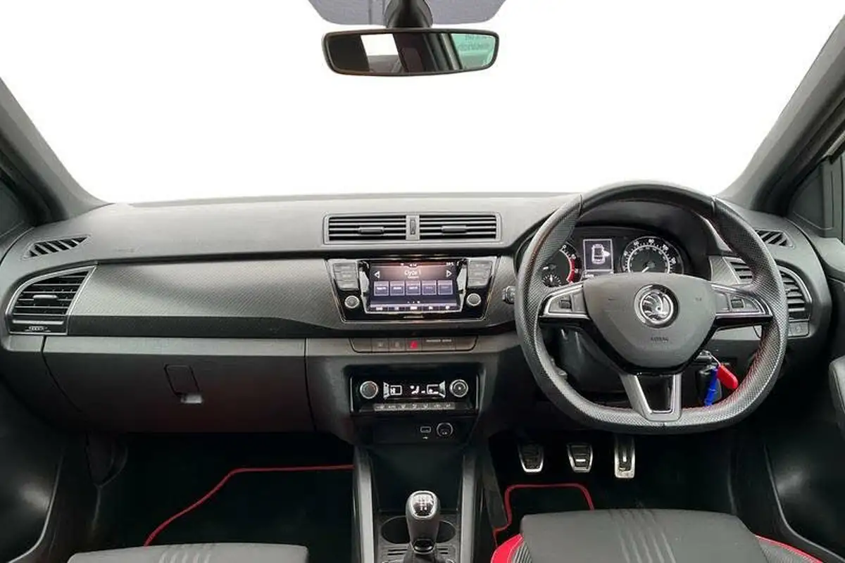 2021-skoda-fabia-10-tsi-monte-carlo-95ps-hatchback-big-9
