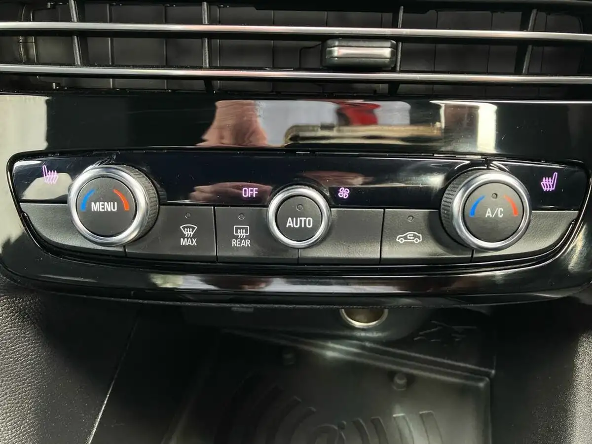 2023-vauxhall-mokka-e-ultimate-big-11
