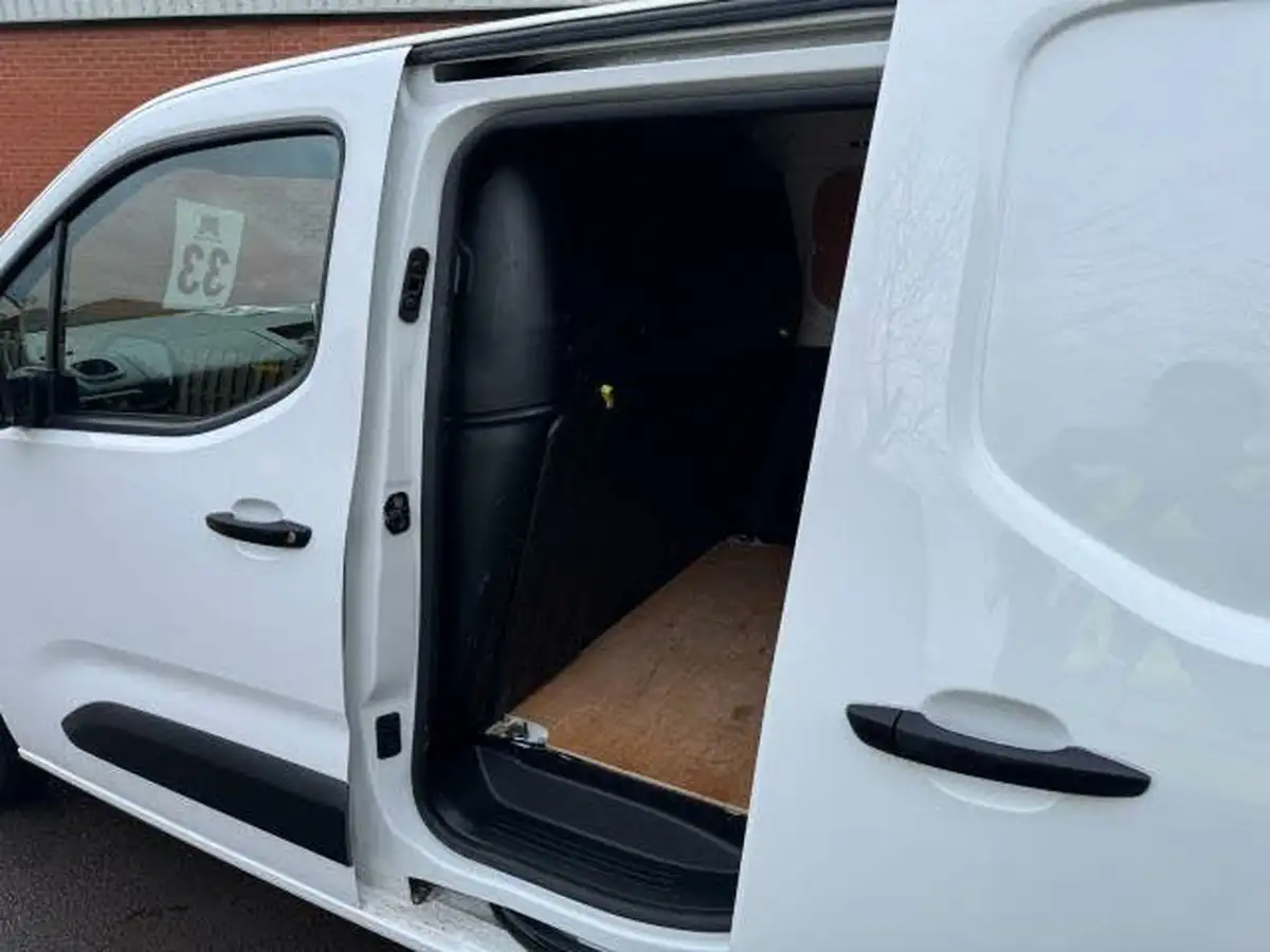 2021-peugeot-partner-15-bluehdi-1000-professional-100ps-eu6dt-panel-big-33