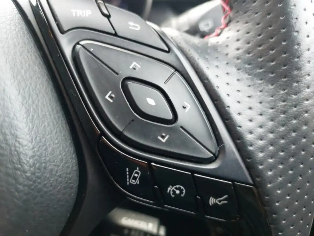 2021-toyota-c-hr-20-vvt-i-gr-sport-big-15