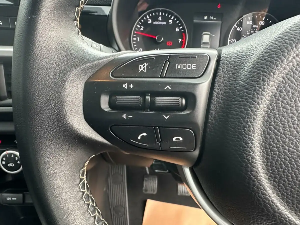 2022-kia-picanto-10-2-big-16