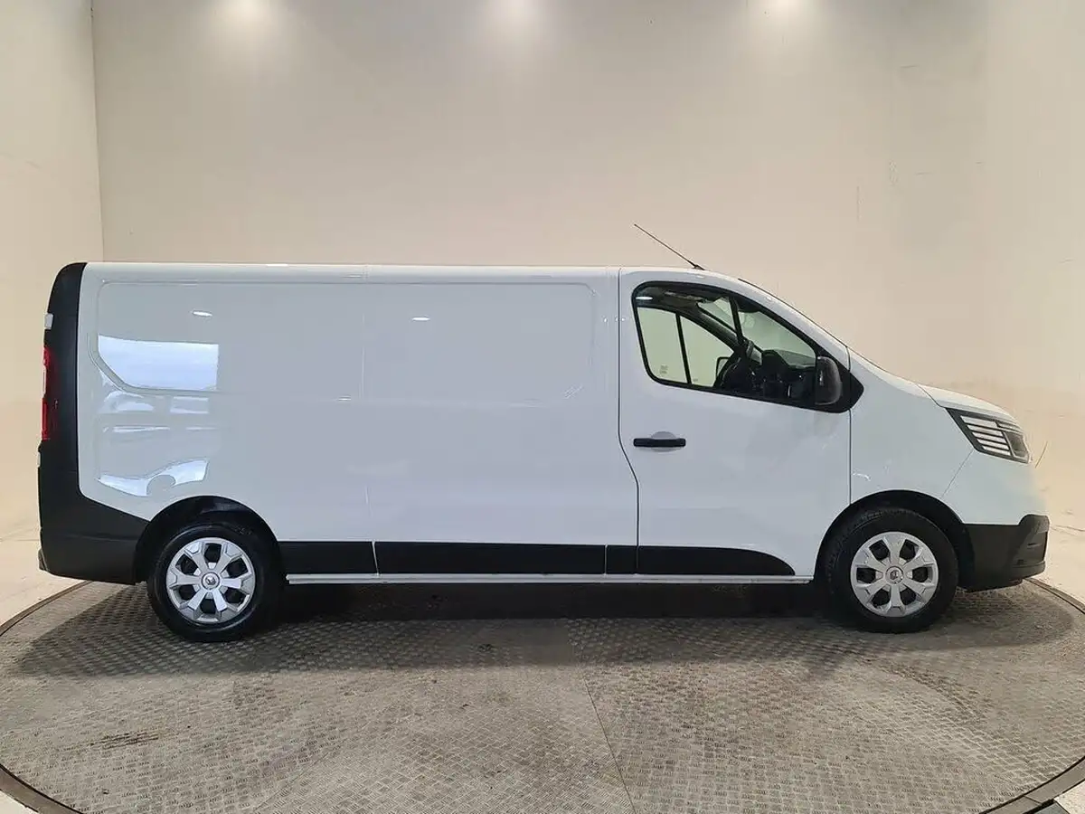 2022-renault-trafic-20dci-ll30-130-business-panel-big-13