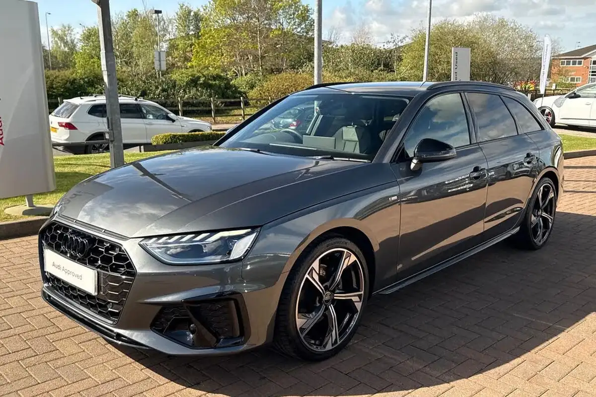 2024-audi-a4-avant-20-35-tdi-black-edition-big-27