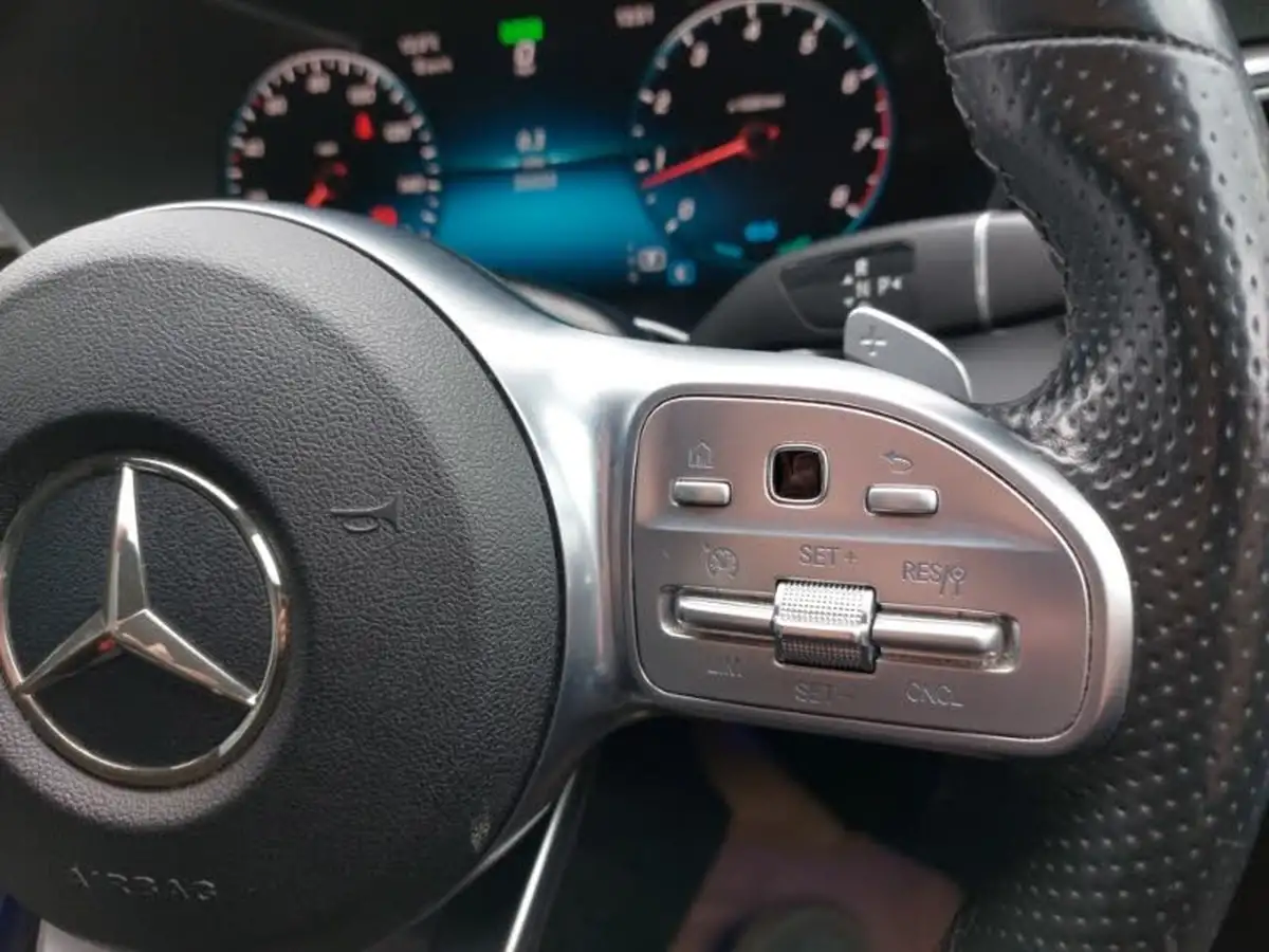 2018-mercedes-benz-c-class-15-c200-amg-line-premiumss-coupe-2d-big-14