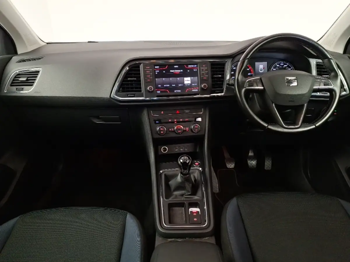 2022-suzuki-swace-18-sz-t-big-2