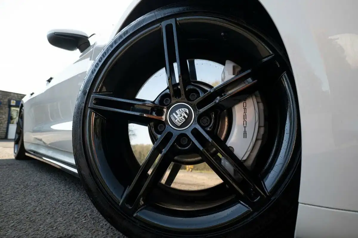 2021-porsche-taycan-e-4s-571ps-performance-battery-plus-big-38