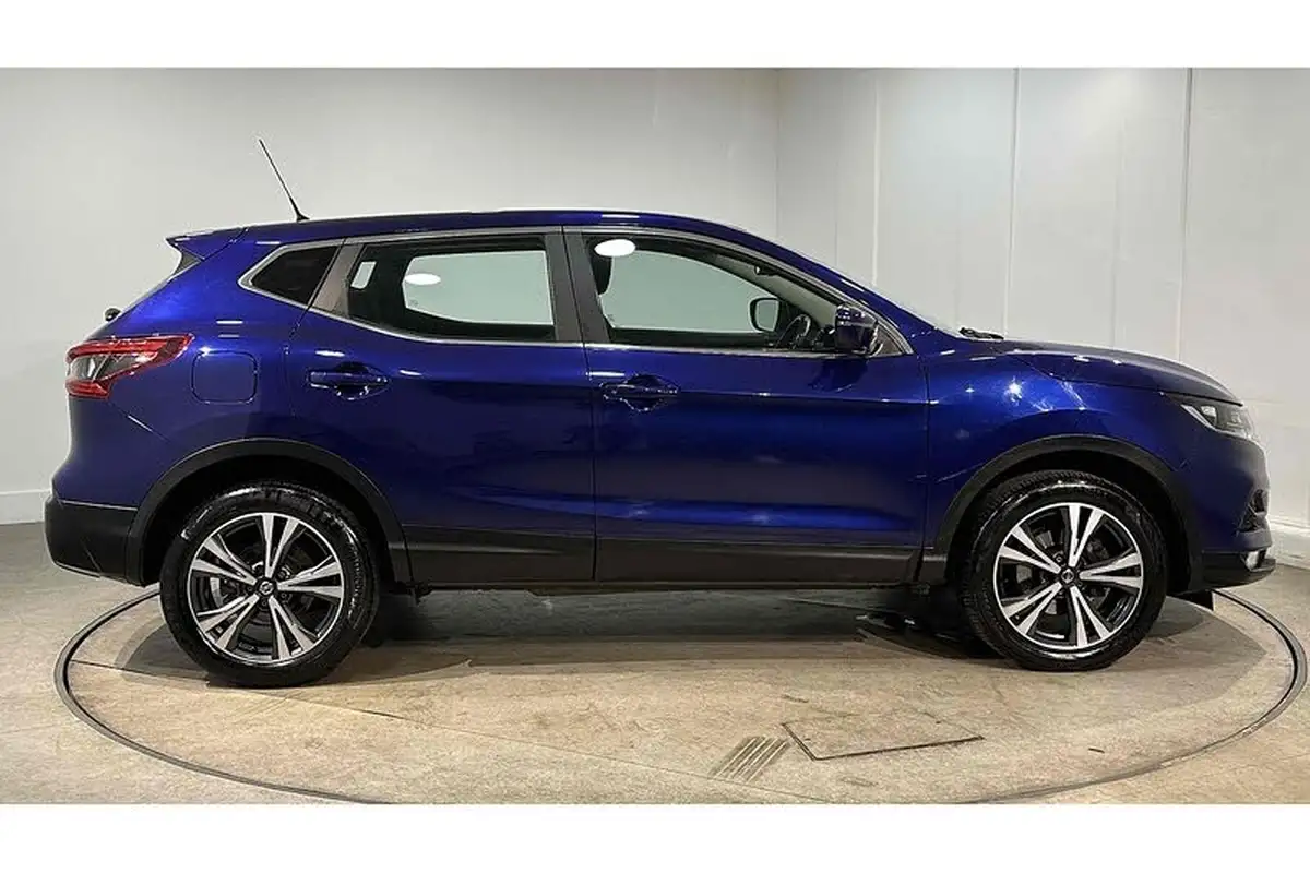 2018-nissan-qashqai-12-dig-t-acenta-big-3