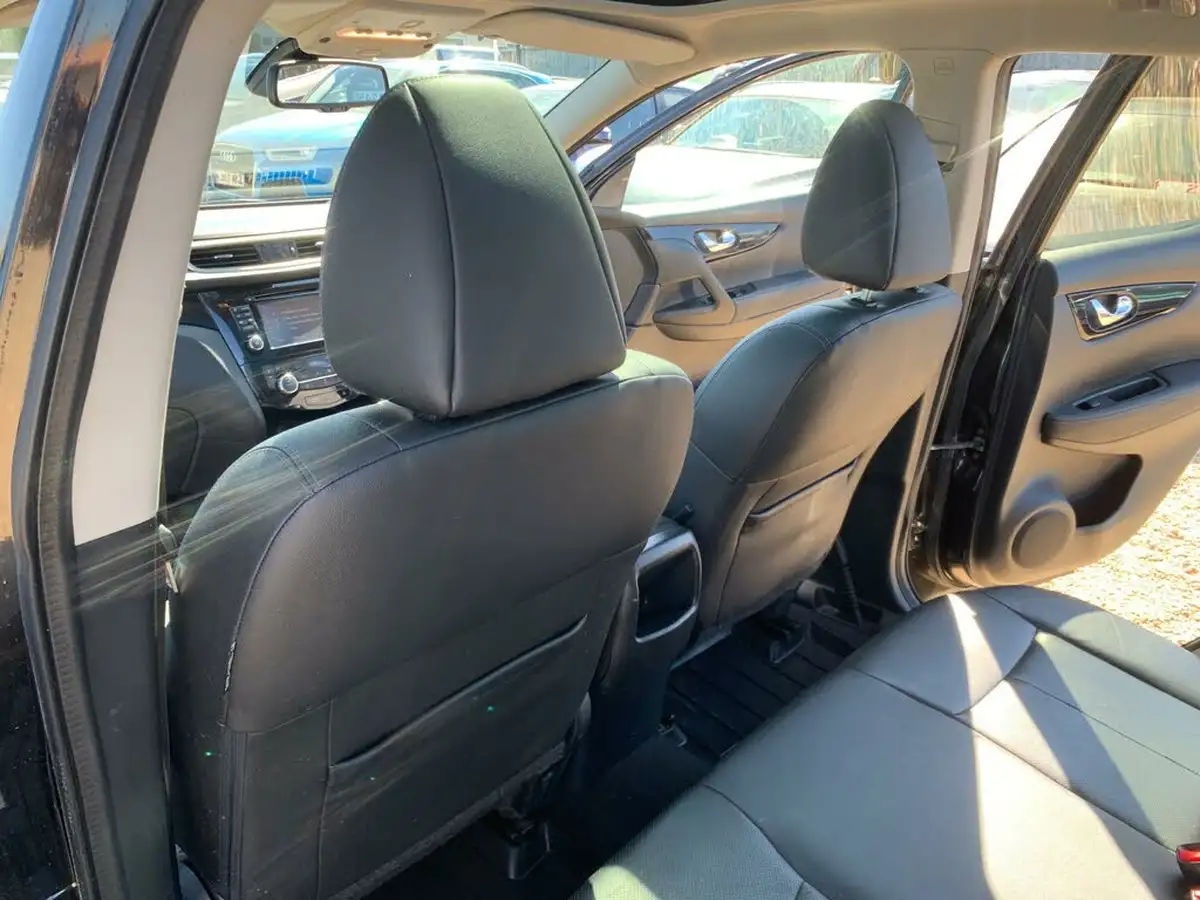 2014-nissan-qashqai-16dci-tekna-4x4-big-36