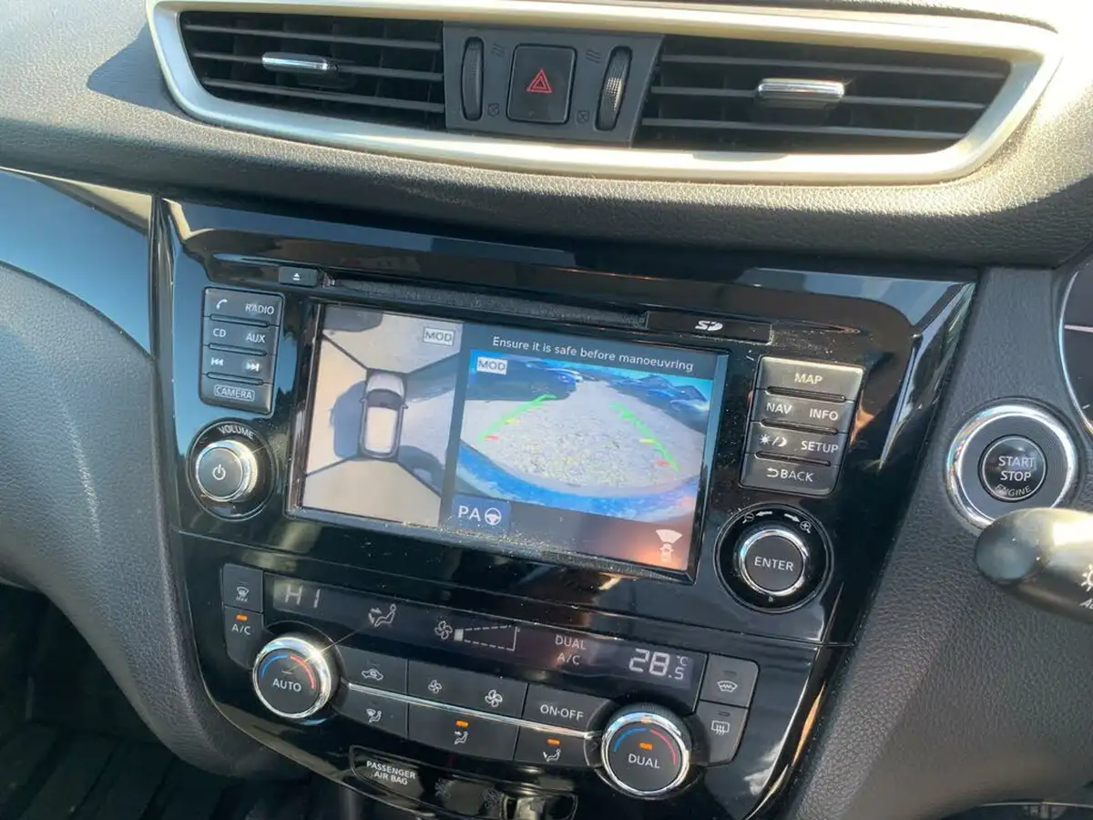 2014-nissan-qashqai-16dci-tekna-4x4-big-12