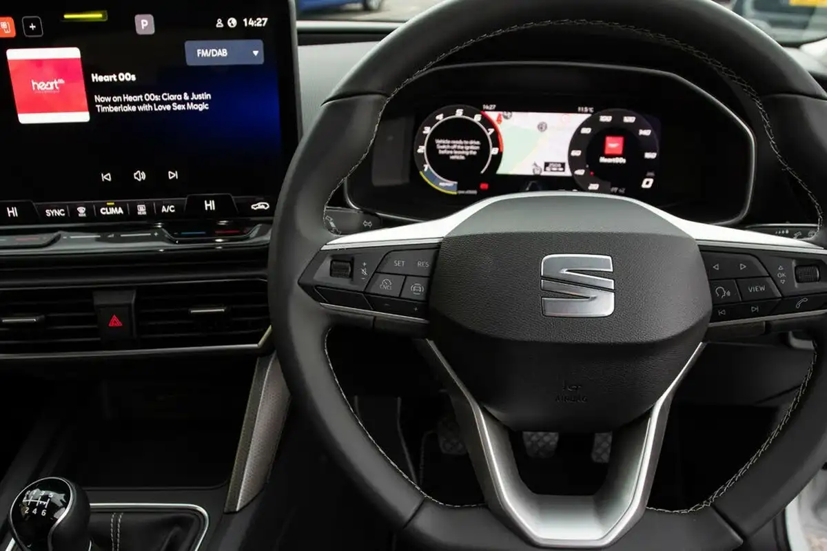 2024-seat-leon-15-tsi-se-dynamic-hatchback-big-18