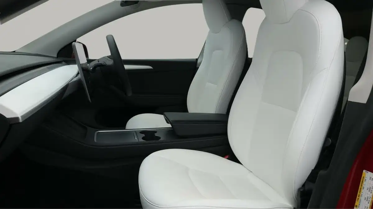 2022-tesla-model-y-e-long-range-big-14