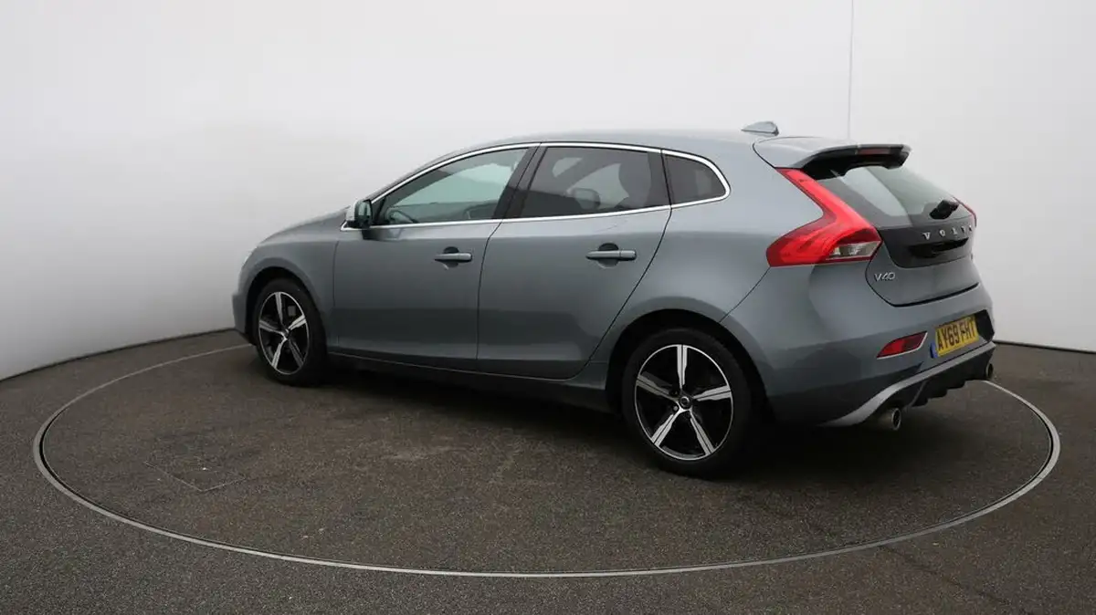 2019-volvo-v40-20-t3-r-design-edition-big-55