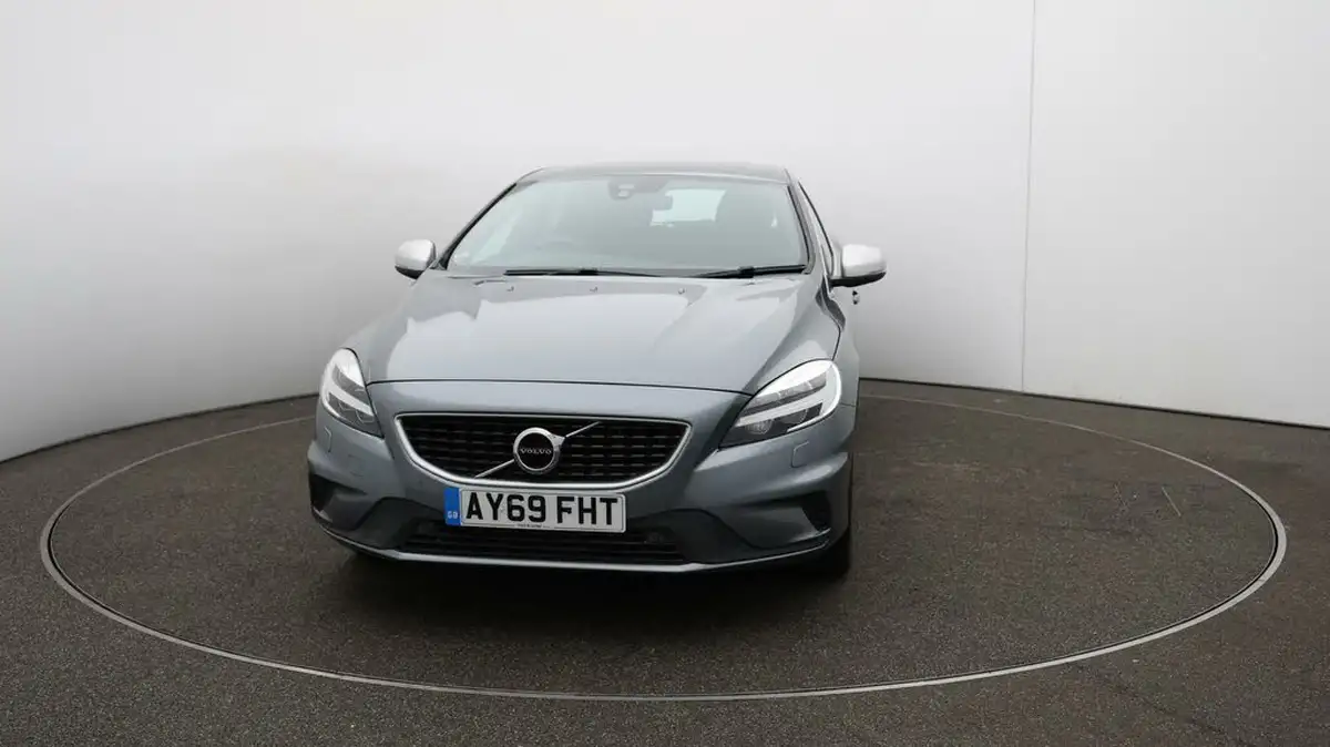 2019-volvo-v40-20-t3-r-design-edition-big-31