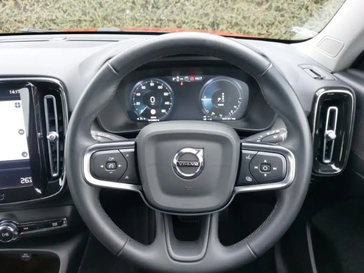 2021-volvo-xc40-15-t5-inscription-262bhp-big-16