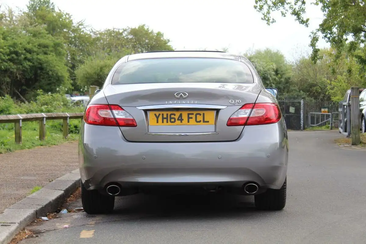 2014-infiniti-q70-35-gt-premium-hybrid-big-7