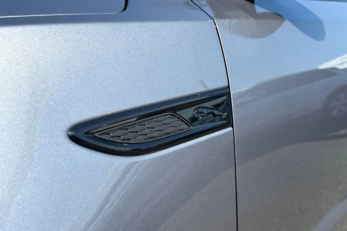 2024-jaguar-e-pace-20-d200-r-dynamic-se-black-big-53
