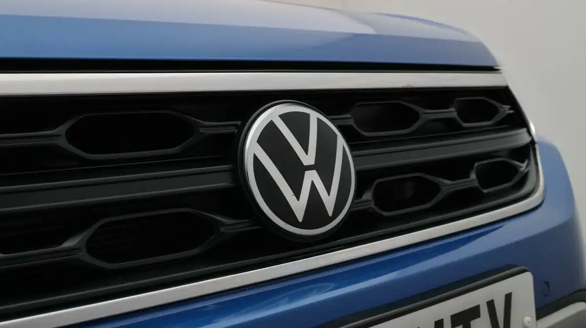 2023-volkswagen-t-roc-10-tsi-life-big-22